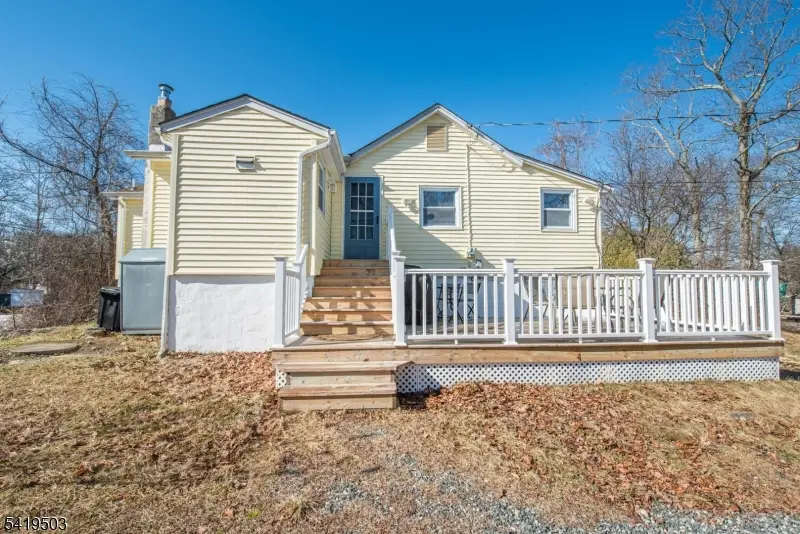40 Kingsland Rd, Upper Greenwood Lake, NJ 07421 - #1