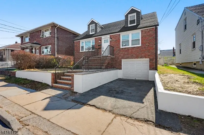 127 Albert St, North Arlington, NJ 07031 - #2