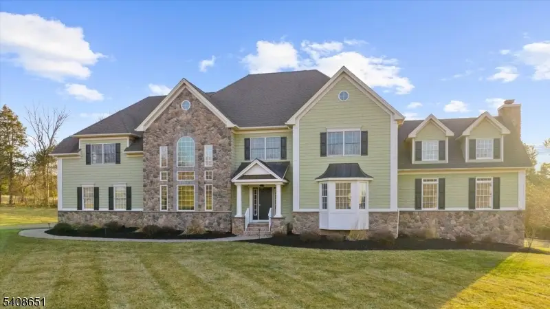 4 Steinbeck Ct, Alexandria, NJ 08848 - #2