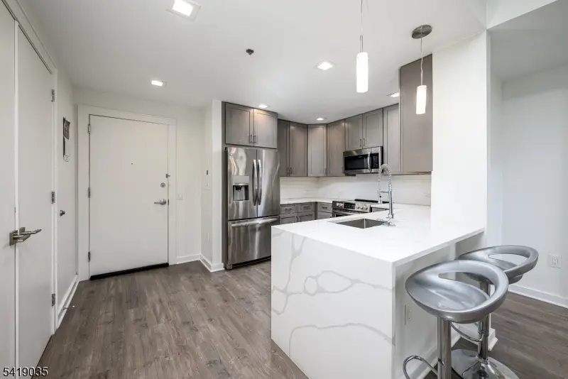 1 Carriage City Plz #1214, Rahway, NJ 07065 - #1