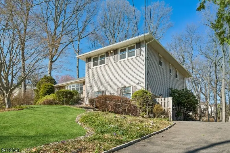 366 Rolling Rock Rd, Mountainside, NJ 07092 - #2