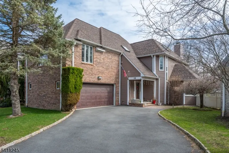 35 Turnberry Rd, Little Falls, NJ 07424 - #1