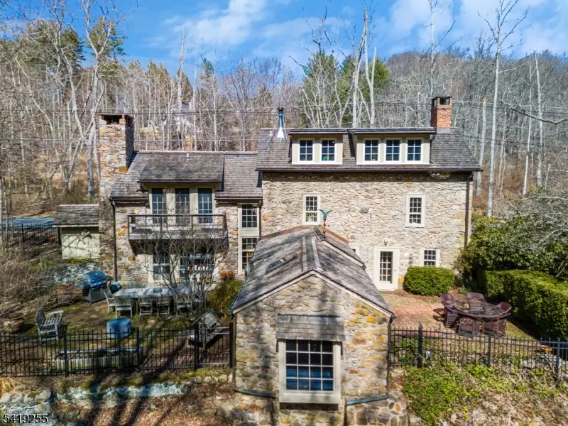 34 Water St, Tewksbury, NJ 08833 - #2