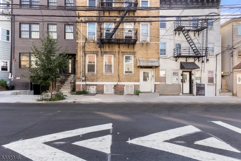 133 Hopkins Ave #5, Jersey City, NJ 07306 - #3