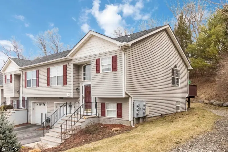 32 Oak Point Dr, Hamburg, NJ 07419 - #2