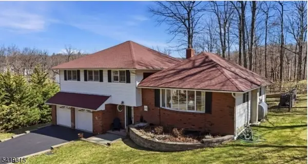 36 Esther Dr, Vernon Twp., NJ 07422