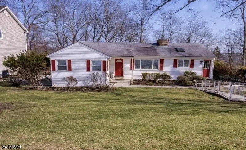 160 Degray St, North Haledon, NJ 07508 - #1