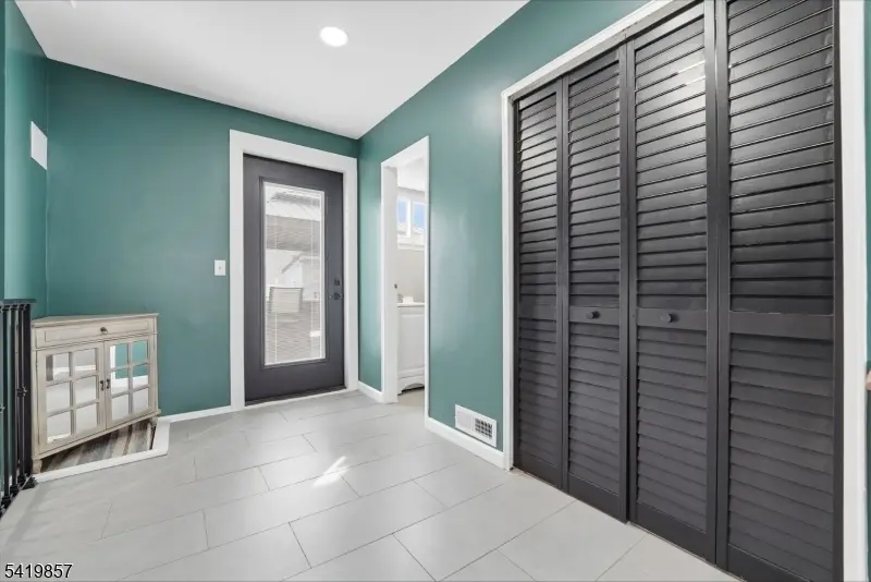 5 Epping Dr, Kenilworth, NJ 07033 - #3