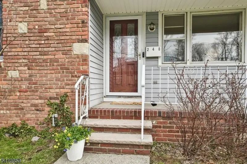 248 Appletree Ln, Mountainside, NJ 07092 - #3