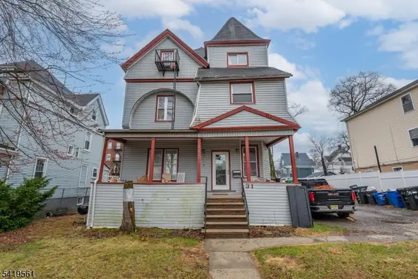 31 Chestnut St, East Orange City, NJ 07018