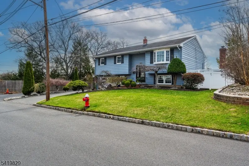 739 Kingston Ave, Kenilworth, NJ 07033 - #2
