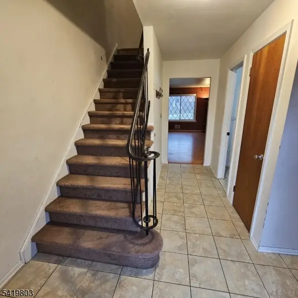 57 Dorchester Ct, Hillsborough Twp., NJ 08844