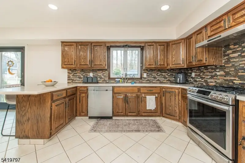 3 S Hampton Dr, Fairfield, NJ 07004 - #3