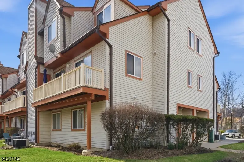 58 Woods Edge Dr, Roxbury, NJ 07876 - #1