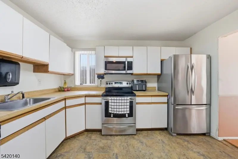 58 Woods Edge Dr, Roxbury, NJ 07876 - #3