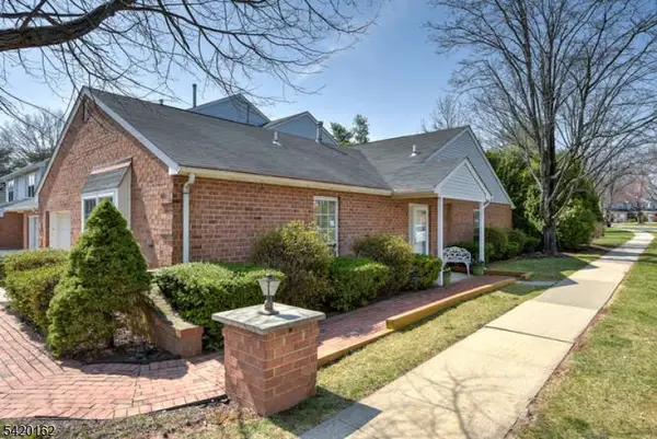 1 Gerald Ct, Lebanon Boro, NJ 08833