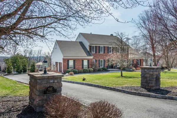 5 Tracey Ln, Mount Olive Twp., NJ 07836