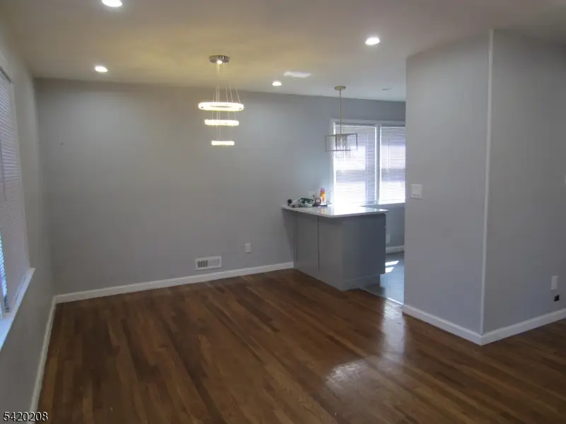 2 Evelyn Ct, Maplewood, NJ 07040 - #3