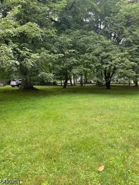 270 Elmwynd Dr., Orange, NJ 07050 - #3