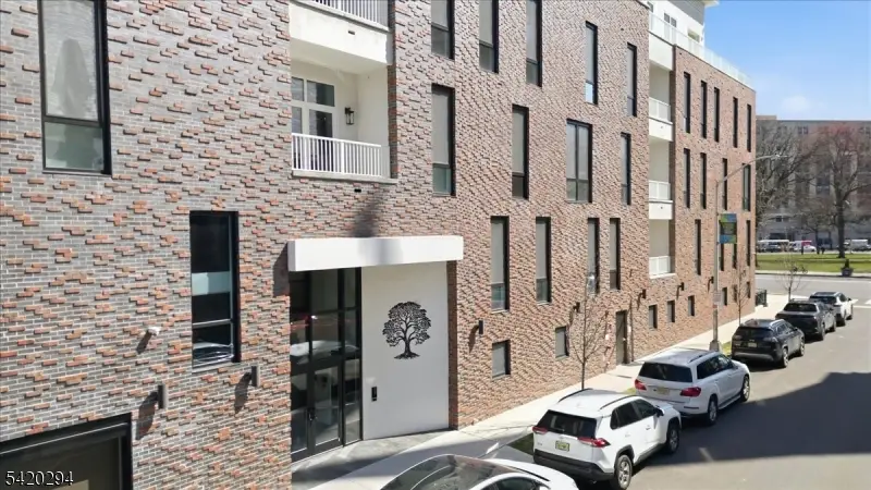 21 Lincoln Park #101, Newark, NJ 07102 - #2