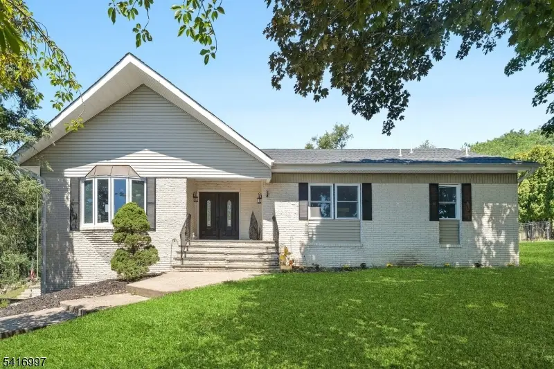 2 Rossi Dr, Clinton, NJ 08809 - #2