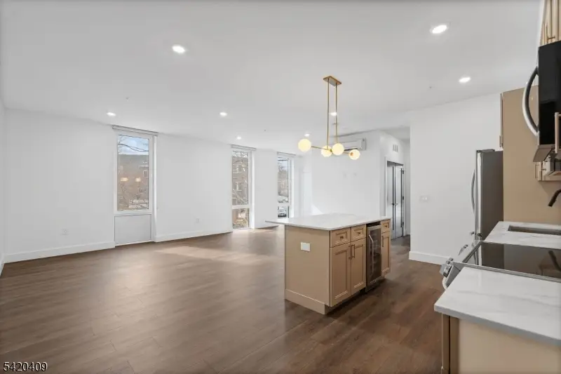 21 Lincoln Park #100, Newark, NJ 07102 - #1