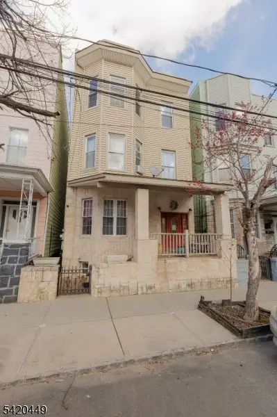 212 Maple St, Weehawken, NJ 07086 - #1