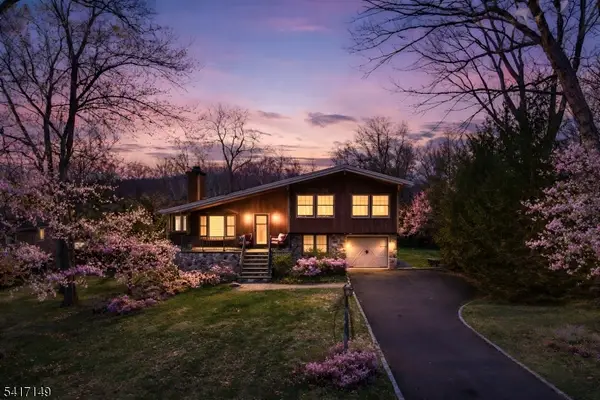 4 Greenbrier Rd, Green Brook Twp., NJ 08812