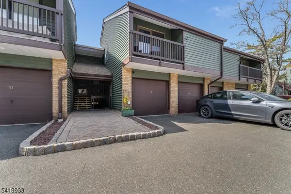 13 Ridgedale Dr, Clinton Twp., NJ 08801