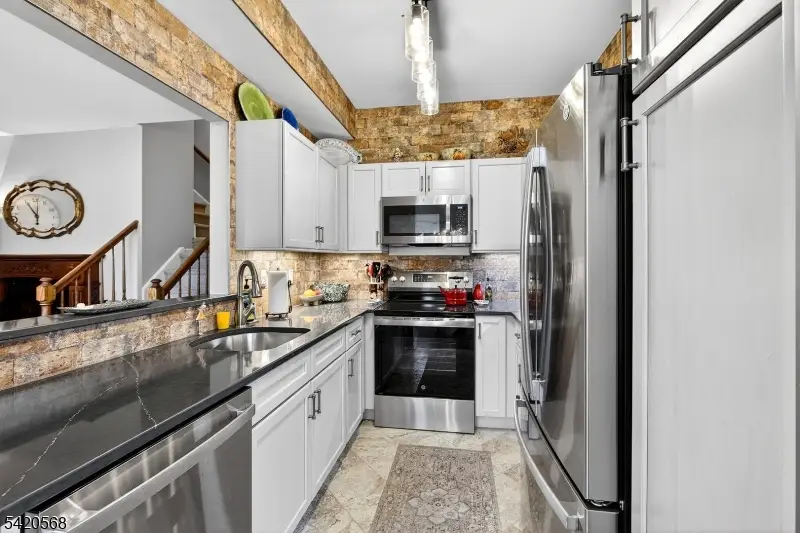 48 Academy Court, The Hills, NJ 07921 - #2