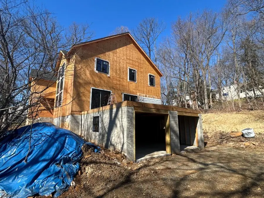 142 Diamond Hill Rd, Berkeley Heights, NJ 07922 - #3