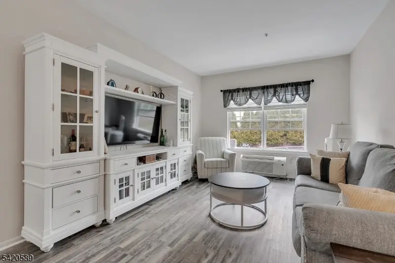 5320 Richmond Rd #320, West Milford, NJ 07480 - #3