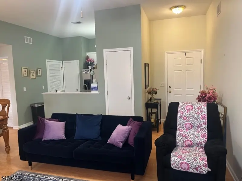 692 Honeybrook Cir #692, Lopatcong Overlook, NJ 08886 - #3