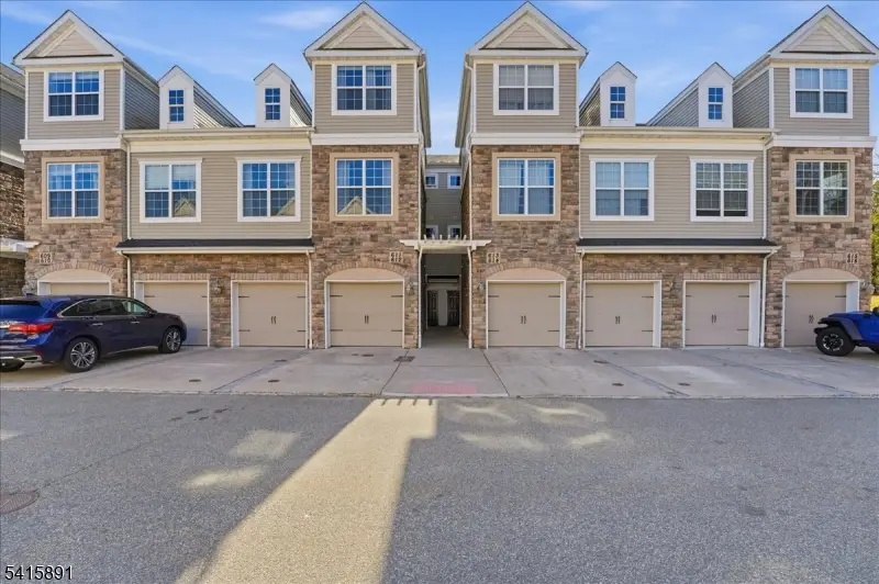 612 Lopez Ln, Morris Plains, NJ 07950 - #1