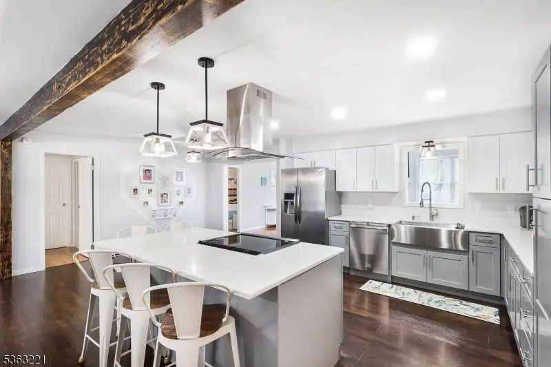 4 Grove St, Hampton, NJ 07860 - #1