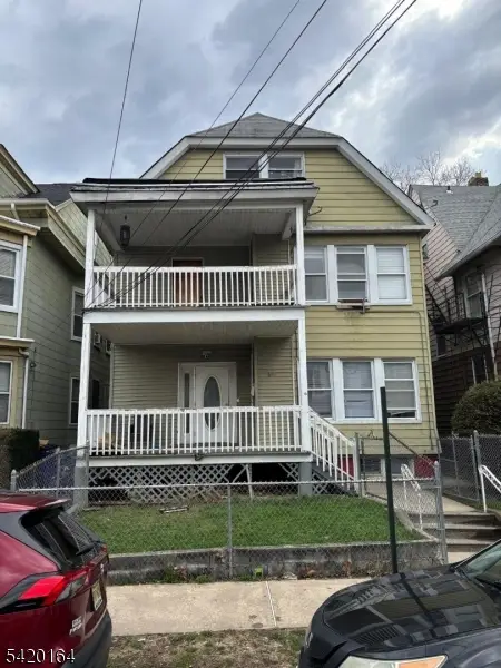647 E 25th St, Paterson City, NJ 07504
