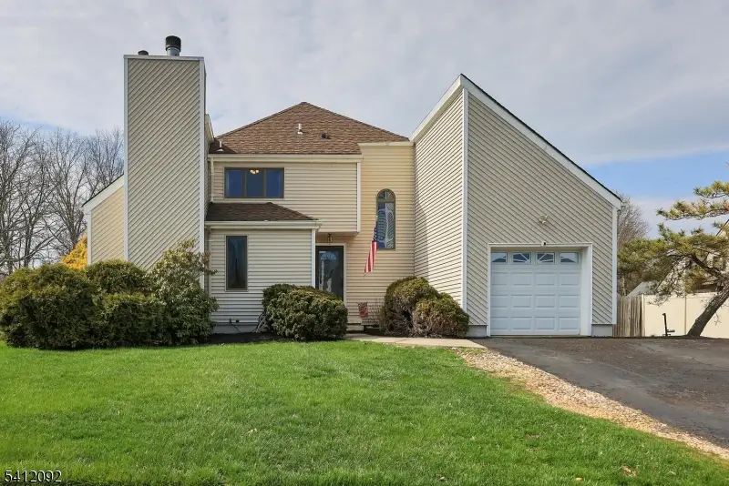 6 Longfield Dr, Hillsborough, NJ 08844 - #3