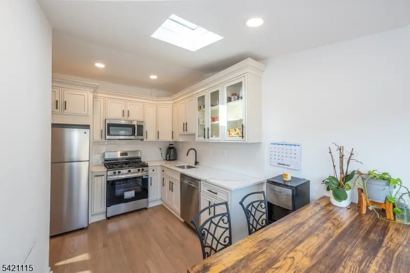 7 Pine St, Lake Hopatcong, NJ 07849 - #3