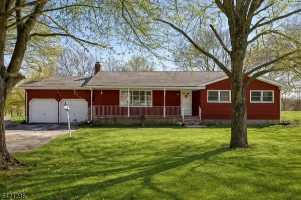 74 Maple Ln, Hardwick Twp., NJ 07825