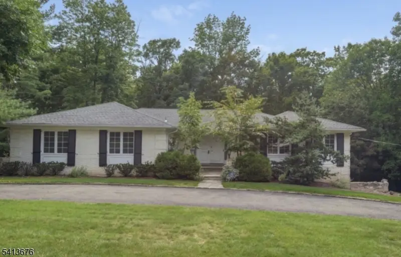 131 Lawrence Dr, Millburn, NJ 07078 - #2