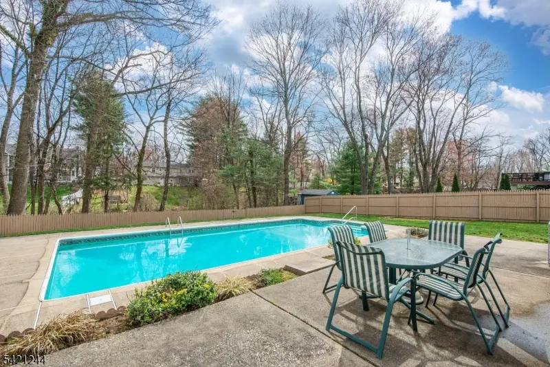 5 Brook Ct, Parsippany Troy Hills, NJ 07054 - #3