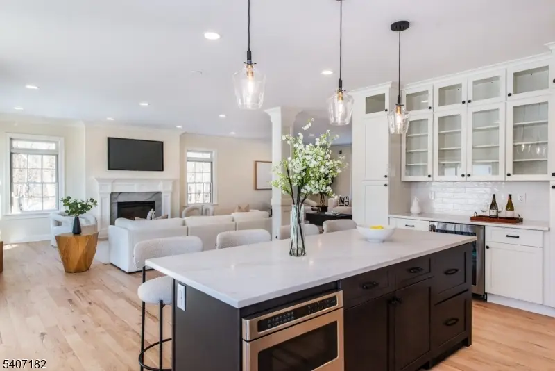 19 West Dr, Fairfield, NJ 07004 - #2