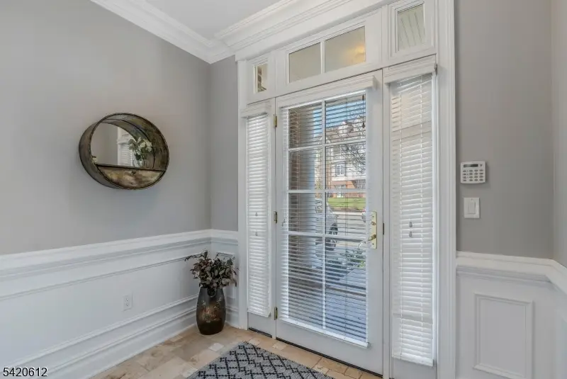 8 Schmidt Cir, Watchung, NJ 07069 - #2