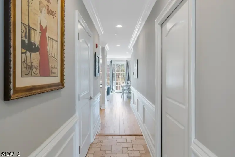 8 Schmidt Cir, Watchung, NJ 07069 - #3