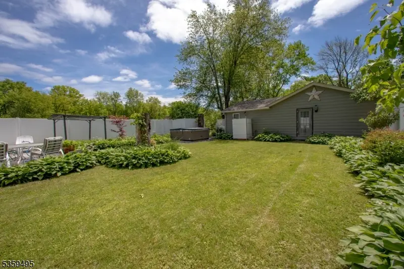 76 Glen Rd, Wantage, NJ 07461 - #2