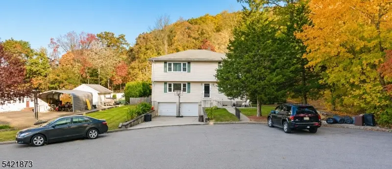 28 Carr St, Pompton Lakes, NJ 07442 - #1