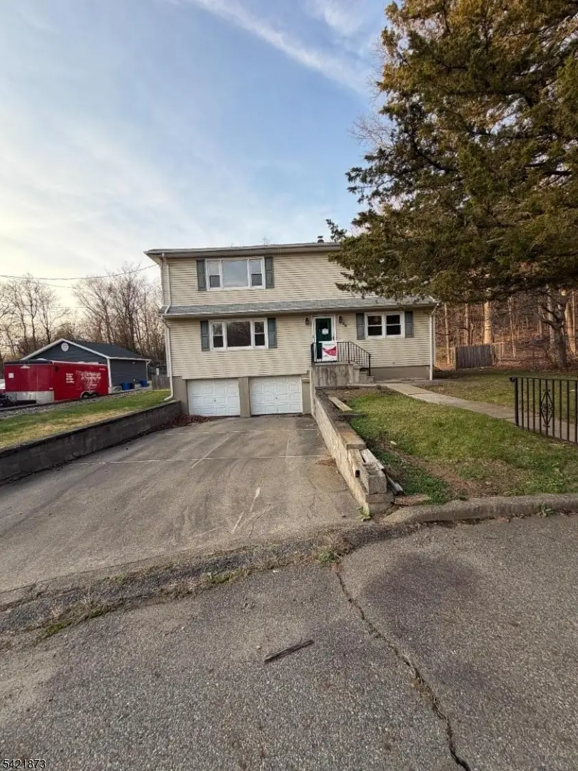 28 Carr St, Pompton Lakes, NJ 07442 - #2