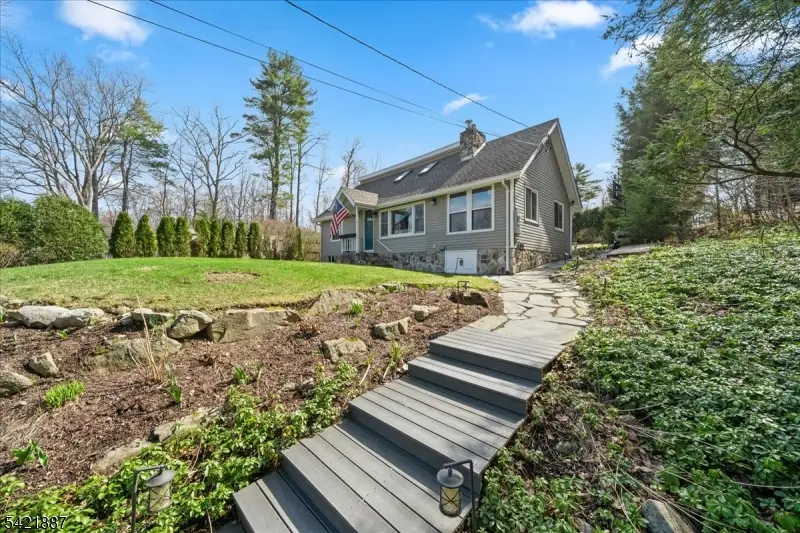 426 E Lake Shore Dr, Highland Lakes, NJ 07422 - #3