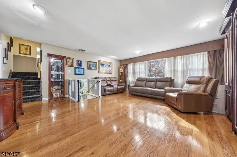 20 Cleveland Terrace, Pleasantdale, NJ 07052 - #3