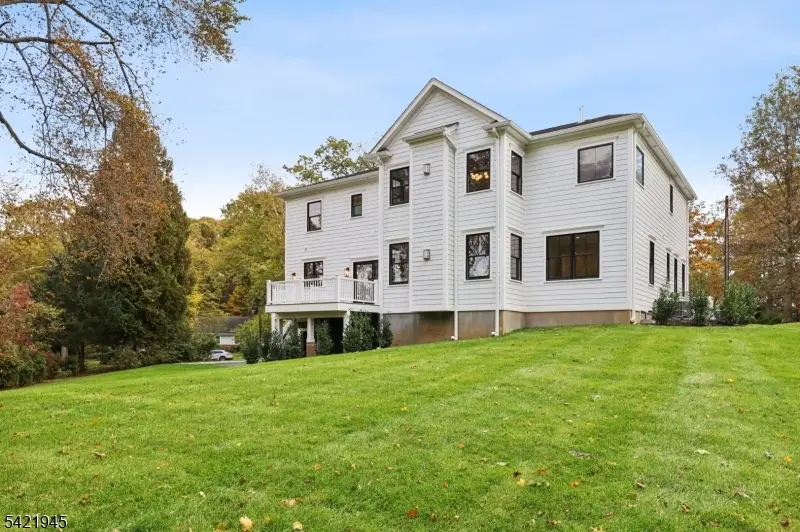 25 Beverly Rd, Madison, NJ 07940 - #3